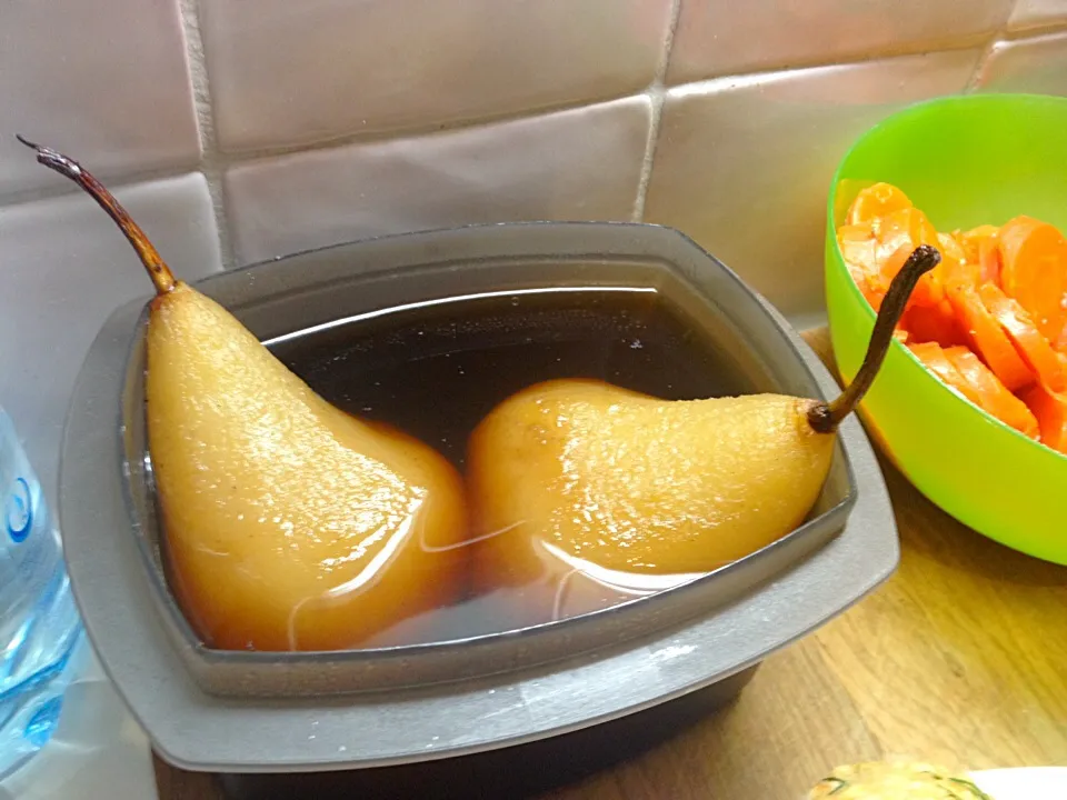 Vanilla poached pears for the custard tart mmmm|Samantha Jane Russoさん