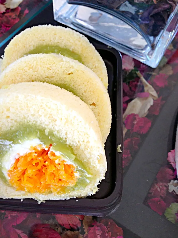 Pandan roll with sweet egg-serpentine|PhUnGさん