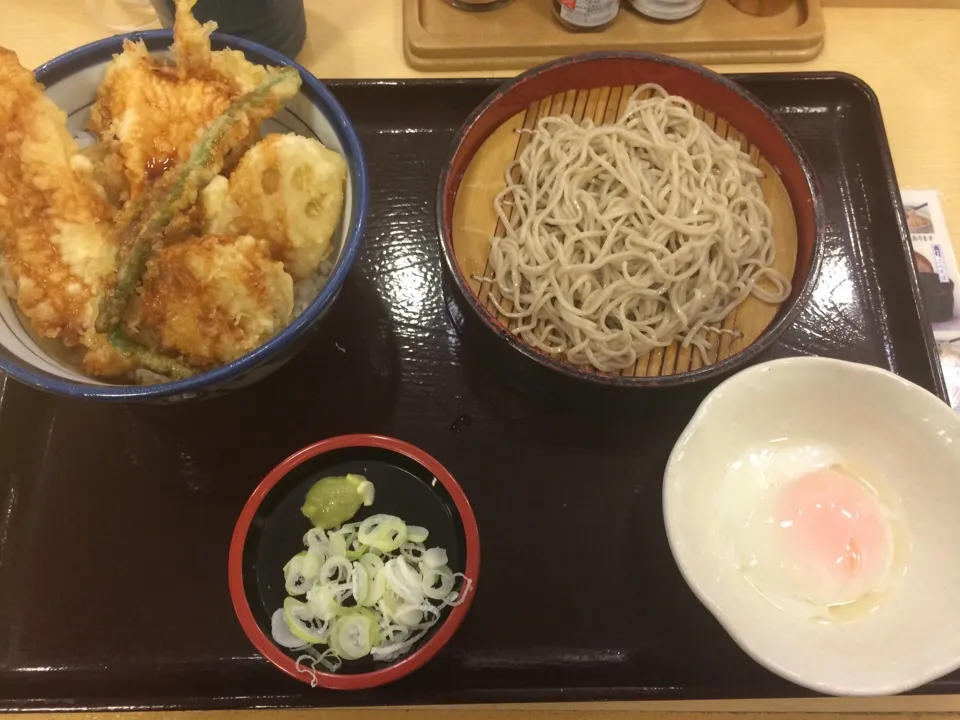 とり天丼に蕎麦|アクちゃんさん