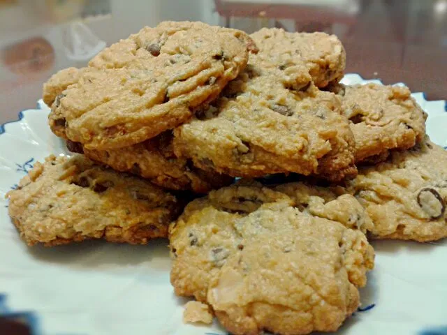 Peanut butter chocolate chip cookies!|Julie Tranさん