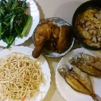 Snapdishの料理写真:肉羹麵+煎肉魚+炸雞腿+干絲+炒A菜|Emily Yangさん