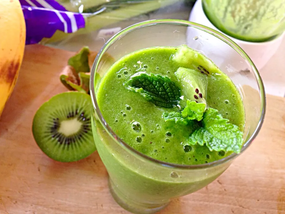 💚smoothie 'Kiwi Banana grapefruit and fresh mint'|viviさん