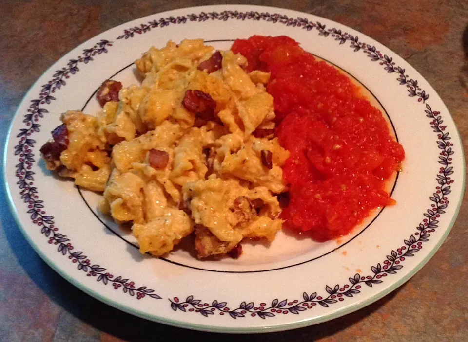 Dairy Free Bacon Mac & Cheese with Stewed Tomatoes|http://melissasmenu.wordpress.com/さん