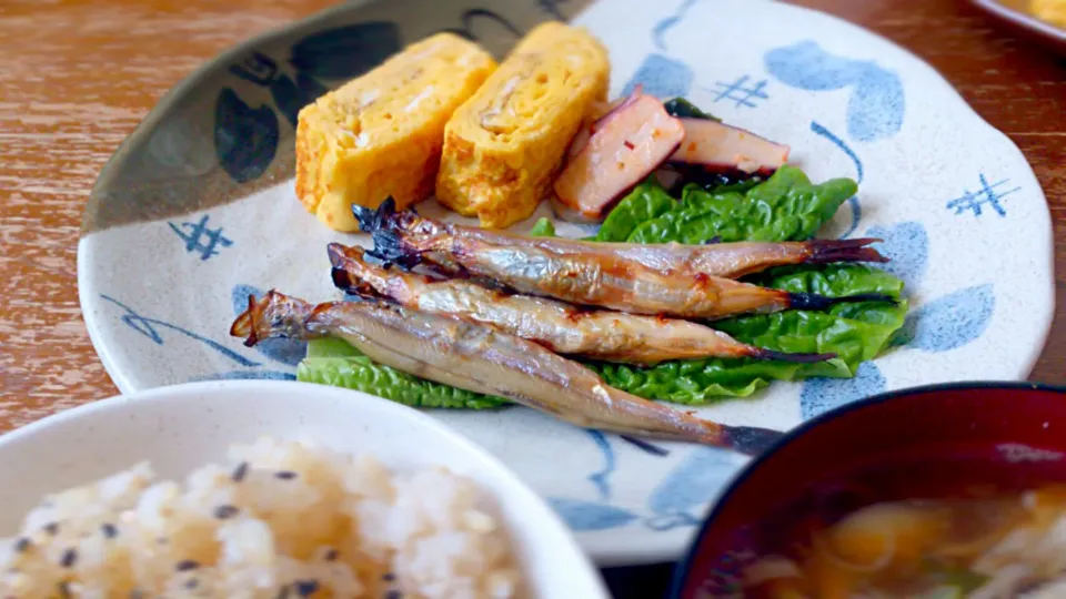 Snapdishの料理写真:焼き魚定食【ししゃも】|プチテンよすさん