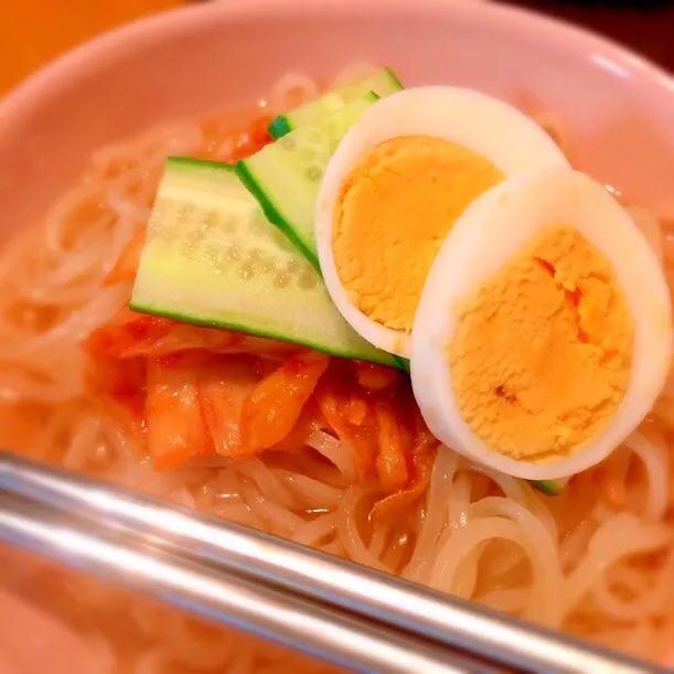 Snapdishの料理写真:キムチたっぷり冷麺！|もなかさん