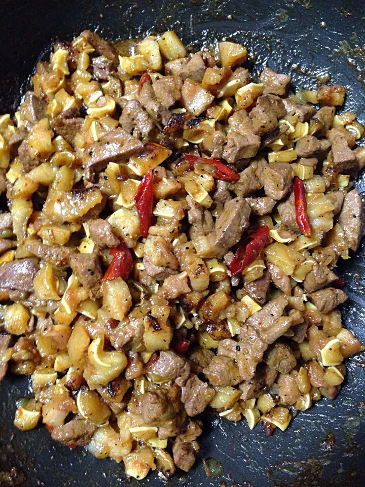 Snapdishの料理写真:Hot & spicy sisig|Myrene Calcena Arakakiさん