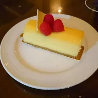 Snapdishの料理写真:New York Cheesecake at Intercontinental Hotel|Calis Cheahさん