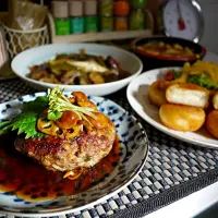 大葉と蓮根入り照り焼きハンバーグ  カマンベールチーズ餅  味噌炒め  麻婆豆腐