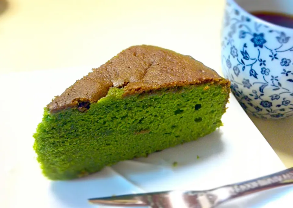 茶の環の抹茶バターケーキ、抹茶満月。|おさかなさん