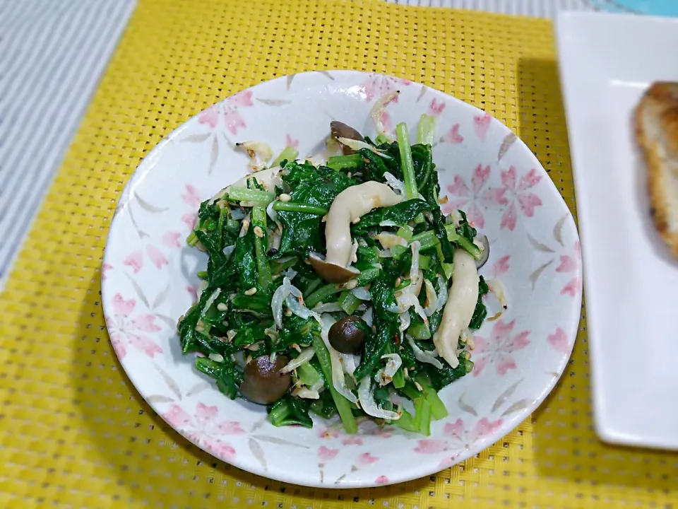 大根葉しめじと小海老炒め♪箸休め♪|あおいさん