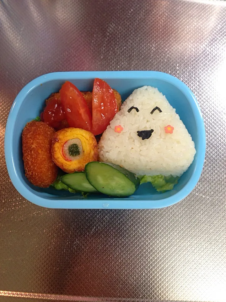 Snapdishの料理写真:Cute onigiri bento|石川美幸さん