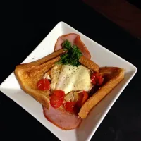 Egg over easy with truffle salt, sautéed fresh Japanese straw mushrooms and diced onion with cherry tomatoes, Canadian bacon and some fresh Japanese bread from |Christine Bruceさん