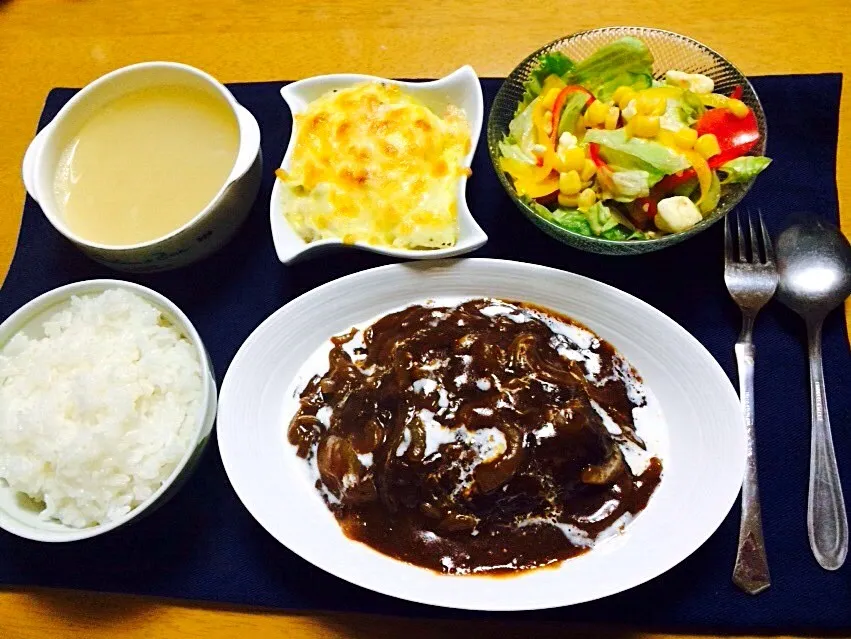 Snapdishの料理写真:煮込みハンバーグ|Rina  Yagmaguchiさん