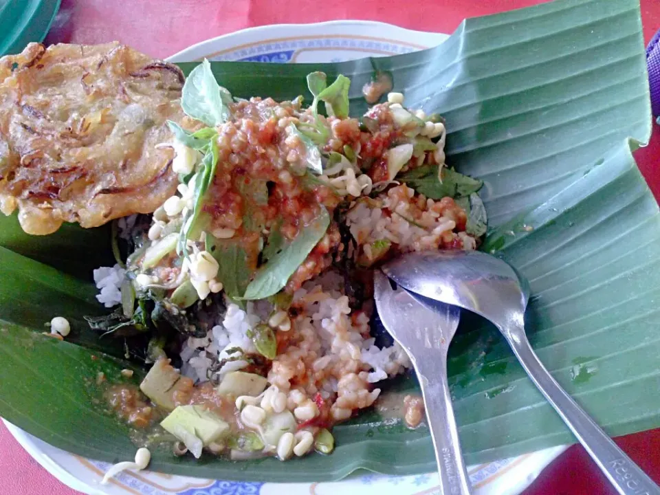 pecel madiun (javanese dish)|my delish journeyさん