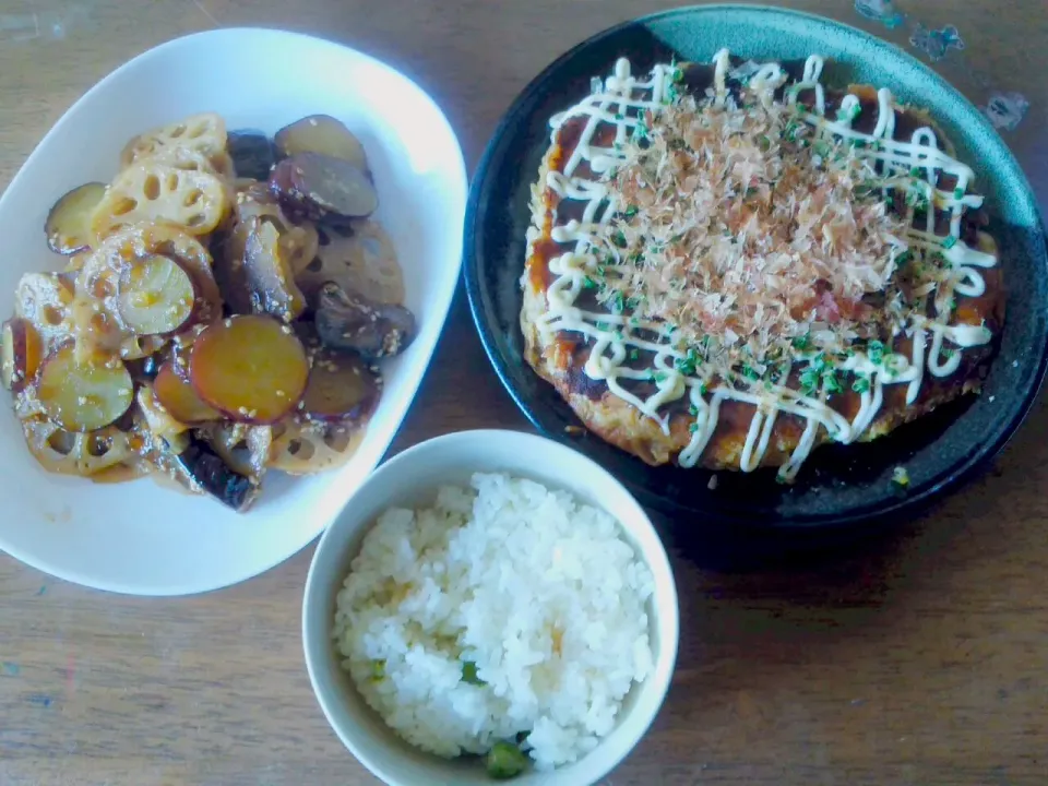 ともさんの薩摩芋と蓮根のデパ地下風、志乃さんの長芋とろろ焼き、豆ご飯|さくママさん