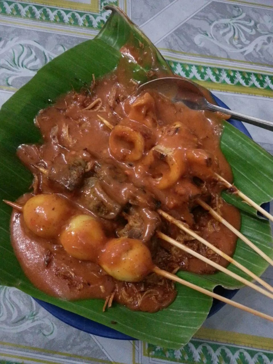 sate padang with squid, egg, chicken and shell|vitantriさん