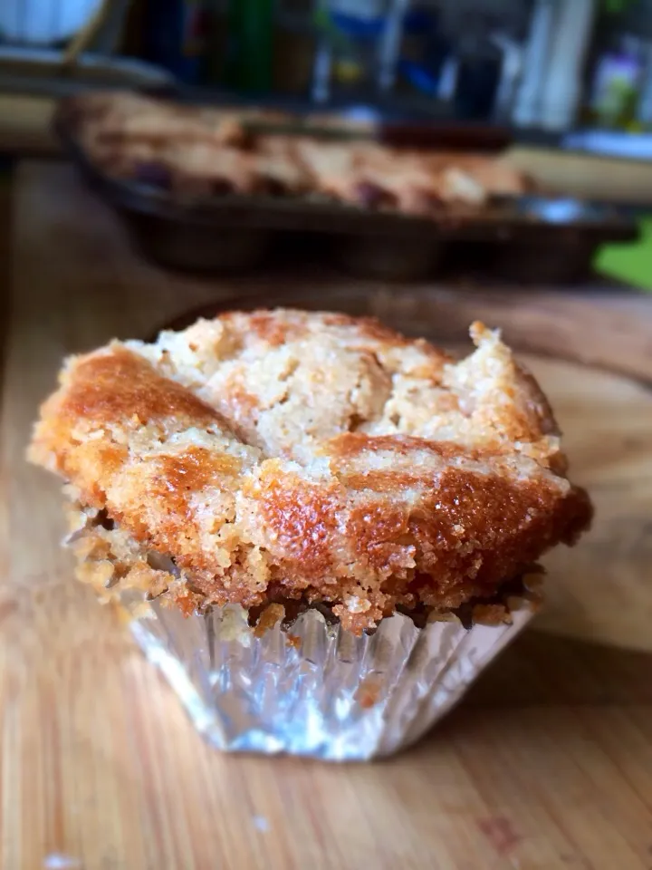 Snapdishの料理写真:Apple cinnamon muffins|gabby tesarさん