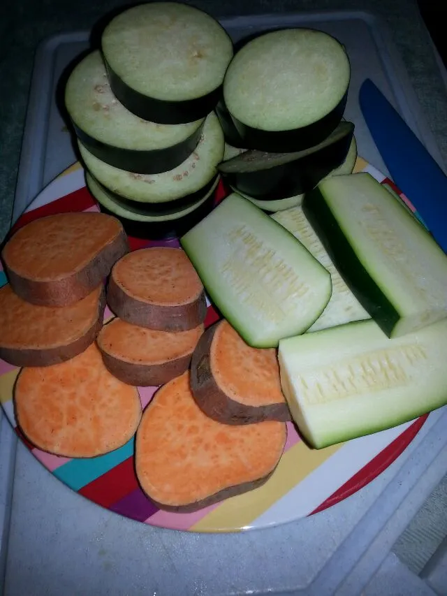 Veggies to grill.  zucchini,  sweet potato, and eggplant.|Polly Gelfusoさん