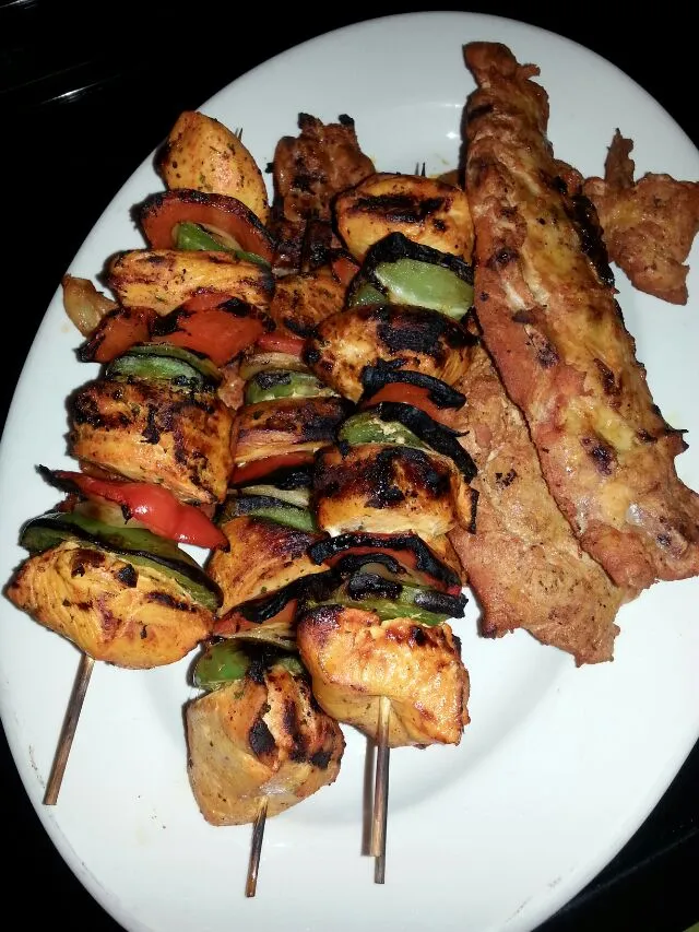 grilled chix kabobs and pork ribs.|Polly Gelfusoさん