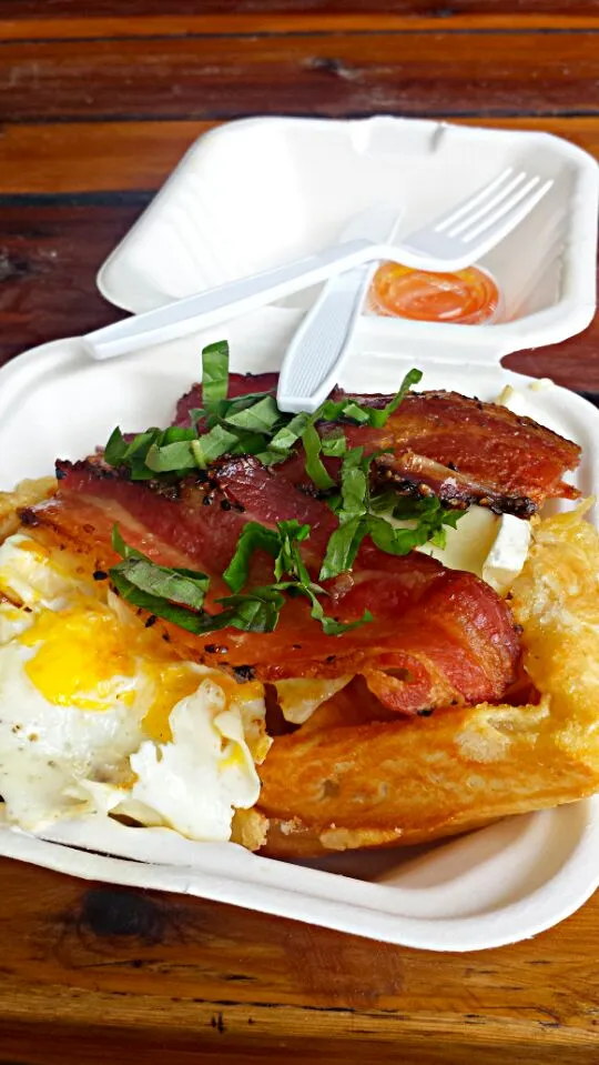 ♡ Bacon, Brie & Basil Waffle @ The Waffle Window! ♡|Malika Danielsさん