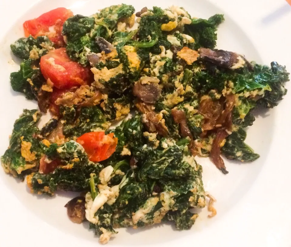 Veggie Omlette with Kale, Tomatoes, and Onions from the Nest|sooprcoolchicaさん