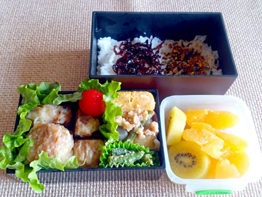 焼売 だし巻き 新じゃがの肉味噌煮 いんげんごま和え 宇和ゴールド 紅甘夏 ゼスブリ|にゃろめさん