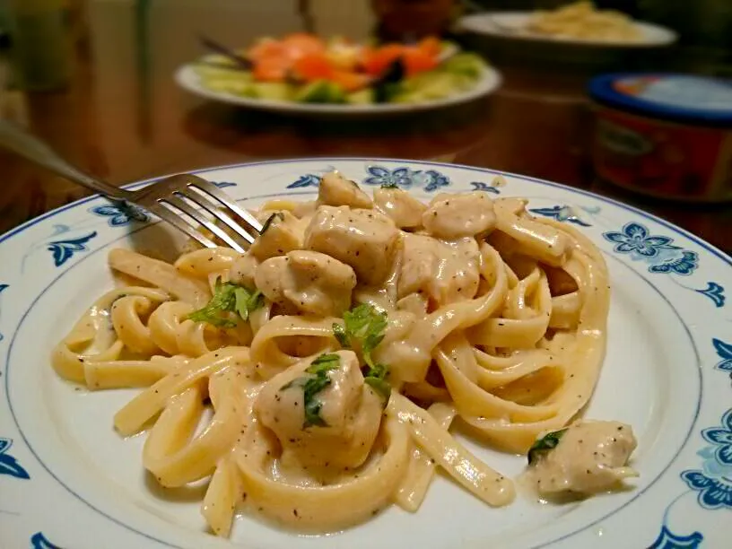 Chicken Fetuccine Alfredo <3|Julie Tranさん