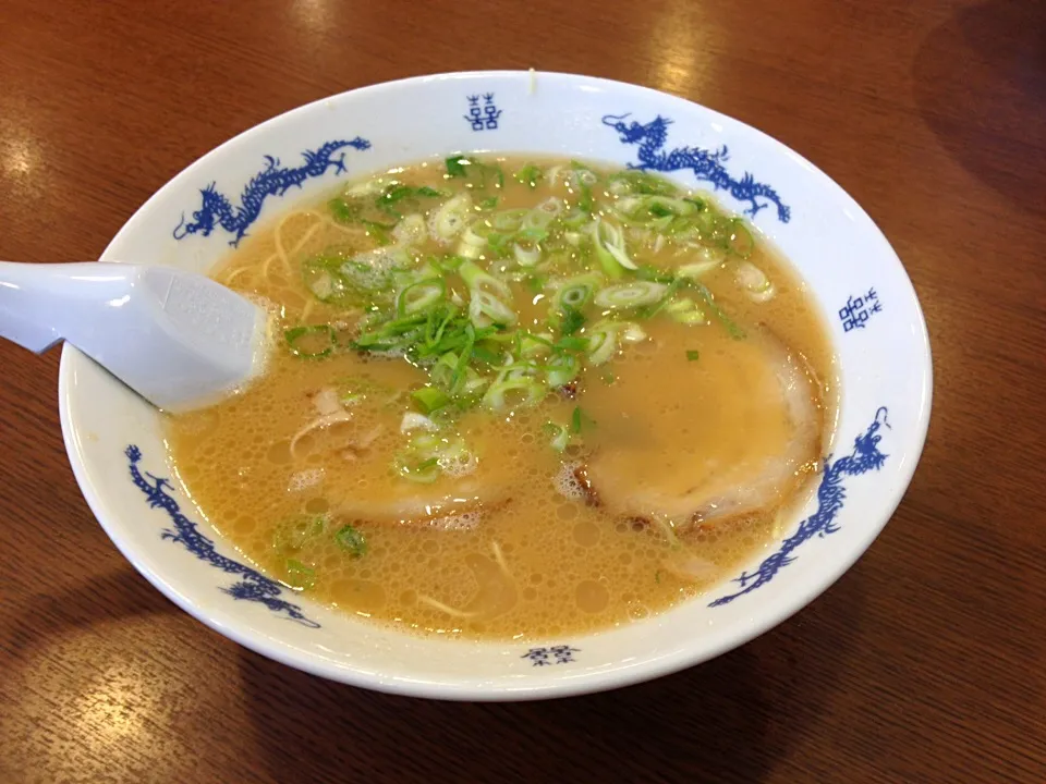 糸島市の「笑喜屋」でラーメン〜|カフェアジアンさん