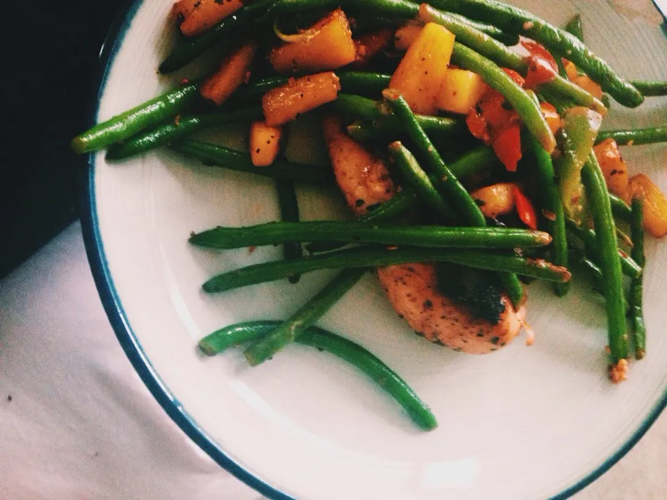 Pineapple and green bean curry chicken|Aleisha Tilsonさん