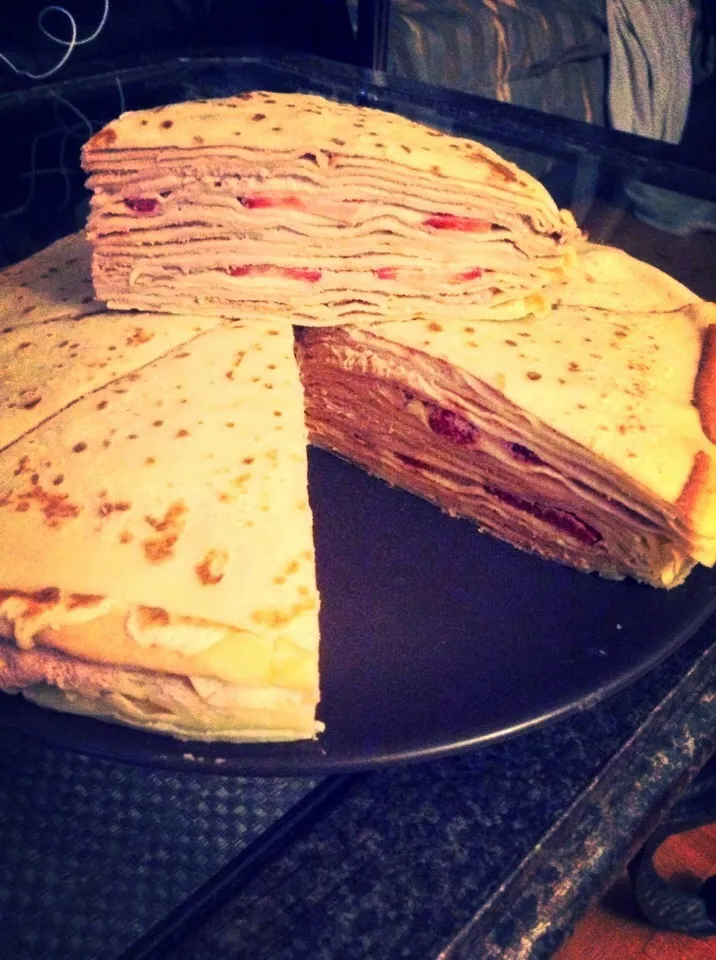 Nutella strawberry crepe cake|Milka Papricaさん