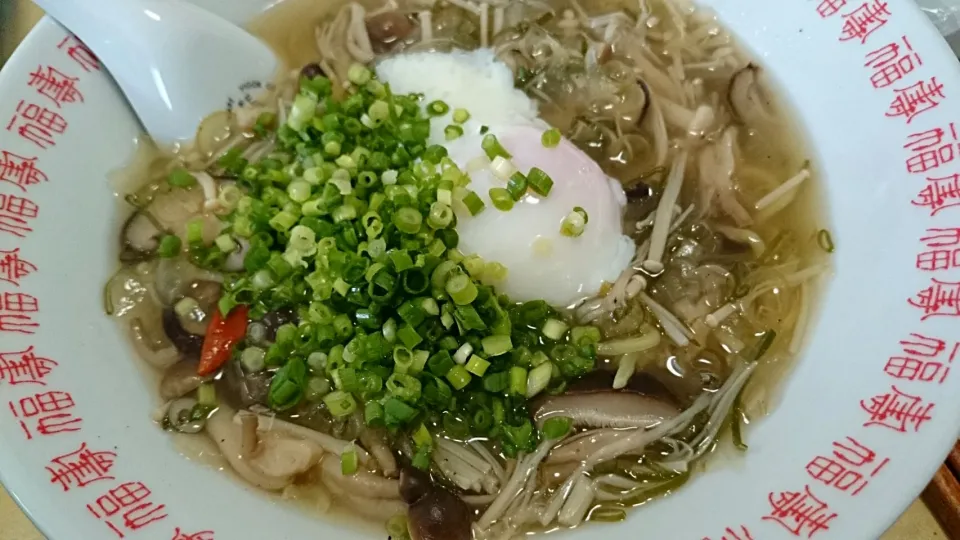 具だくさん！旨塩ラーメン・温玉のせ|Ikue Sawadaさん