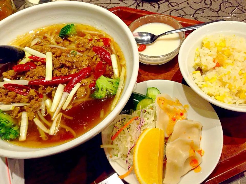 台湾ラーメンと半チャーハンセット|SASAKI Hiroshiさん