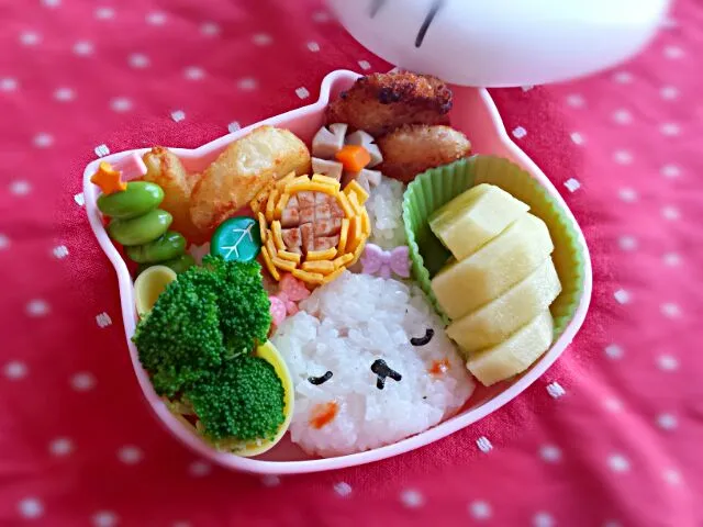 うさぎ(!？)弁当(￣▽￣;)
謎のお弁当になっちゃった。|りえっぴさん