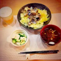 Snapdishの料理写真:あさりとキャベツの酒蒸し&長芋とキュウリの中華和え|せなさん