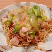 今日はチャンポン麺を焼いてチャンポンのスープで皿うどん～ウスターかけて|Kotoyo Moriさん