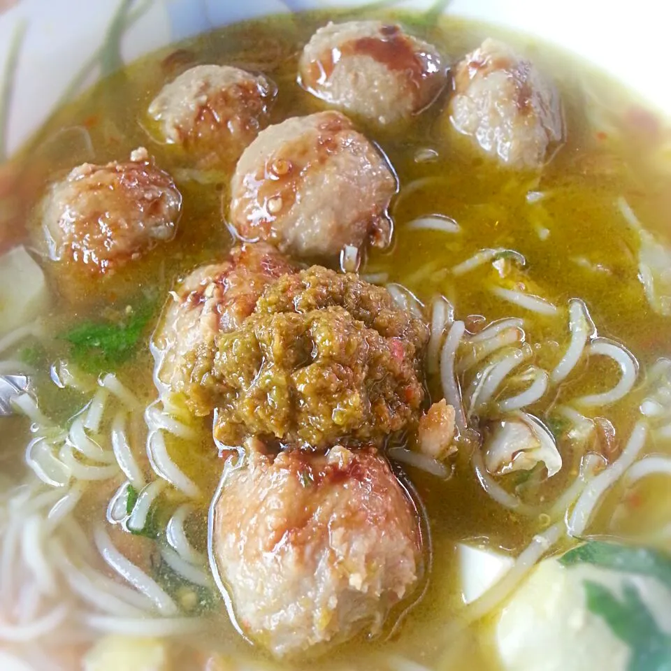 bakso twu... yummy2x.. trasa rndu plak mo mkn bakso d kg....|Az Tikaさん