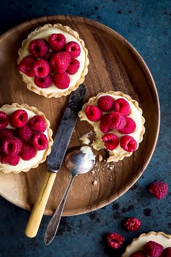 White chocolate raspberry fruit tart 🍒|desireeさん