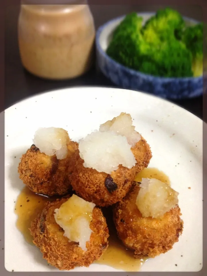 Shiitake-Tofu Balls with Grated Radish and Gingered Sweet and Soy Sauce• 椎茸豆腐フライとおろし大根と生姜みりんしょう油ソース|Nyam | 照ちゃんさん