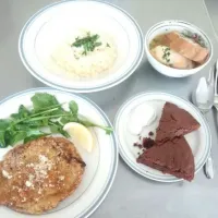 ☆鶏肉のピカタと、チョコレートケーキ|やーこさん