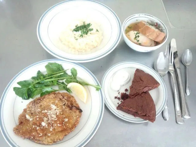 ☆鶏肉のピカタと、チョコレートケーキ|やーこさん