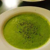 Snapdishの料理写真:Fresh Creamy Pea Soup with Black Pepper. #VeggieStarter #NoMoreCannedSoup|Rachelle Elise Etienne Breidenbachさん