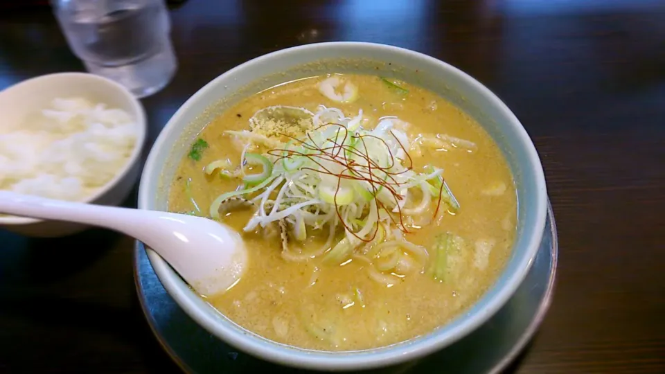 あしょろ クリーミー白みそラーメン|ミナミ ヒロヤさん