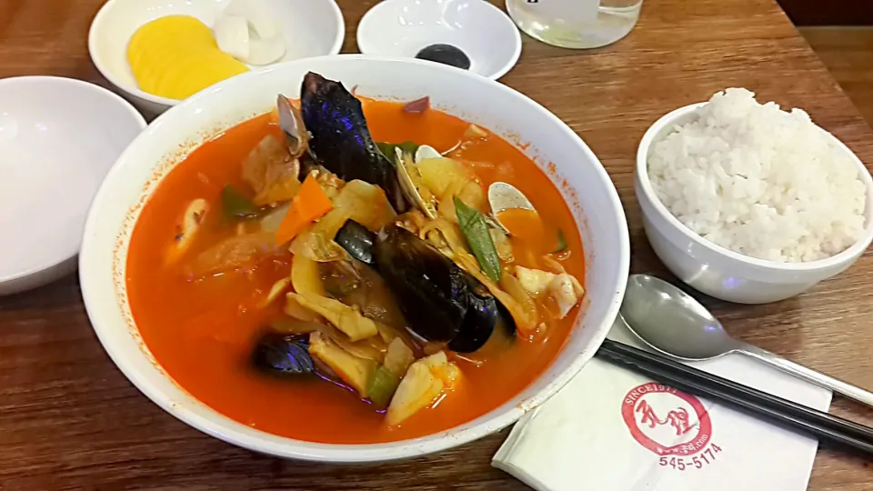 공리특허짬뽕 Spicy Seafood Soup|Dean Jungさん