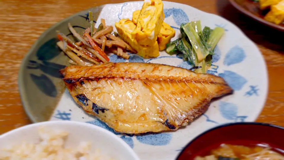 焼き魚定食【壺鯛】|プチテンよすさん