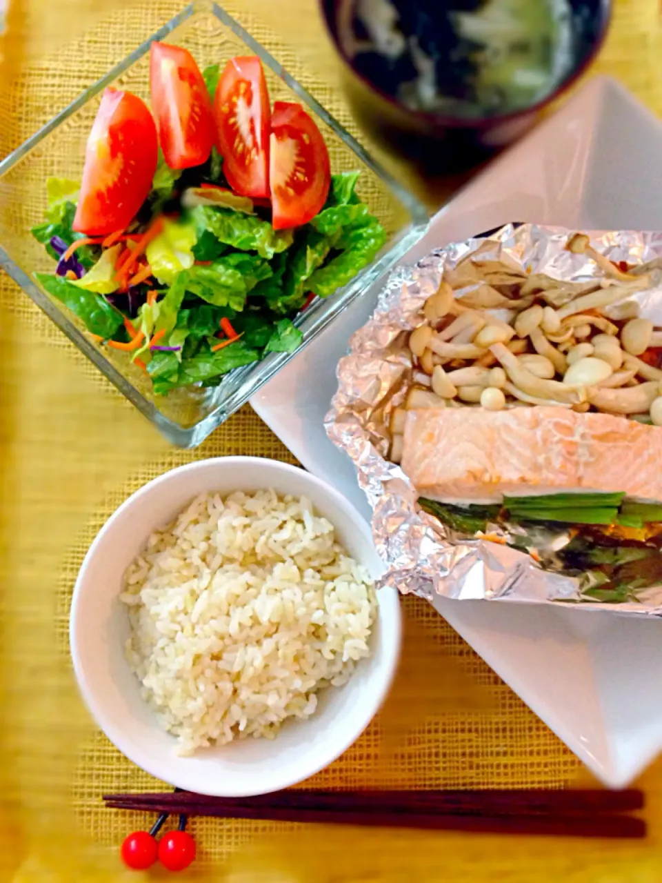 Grilled Salmon, Miso Soup, Tomato Salad|Sayuri Hさん