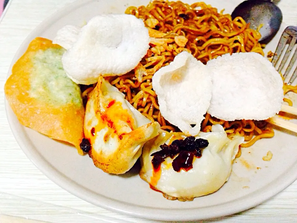 Vegan Indomie with Chinese Dumplings #vegan|Stella Marciusさん