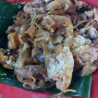 Snapdishの料理写真:penang's famous hawker food  "char koay teow"|Michelle Limさん