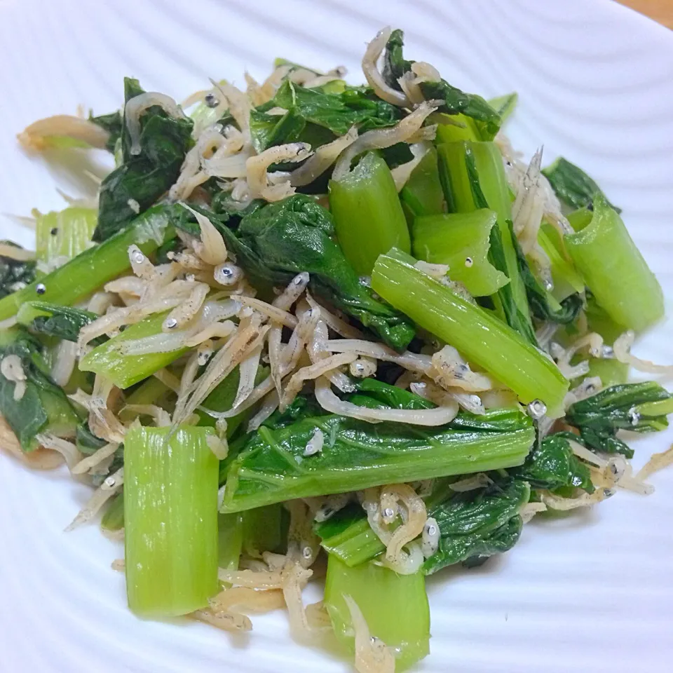 【今夜のウチご飯】
鶏胸肉のスパイス焼，ジャコと小松菜の炒め和え，コーンかき玉汁，ごはん。
久しぶりにおウチでルービーw|takuya KAWANOさん