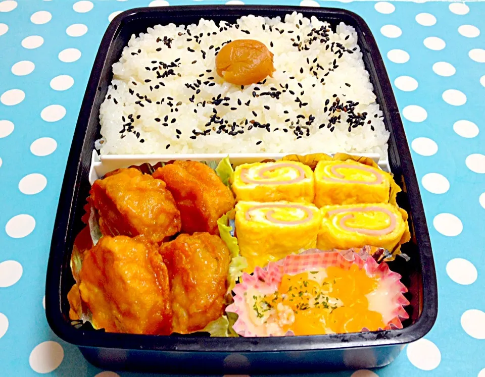 Fried Chicken, Rolled Scramble Egg with Ham & Bake Shrimp Macaroni on Lunch Box|Liezlさん