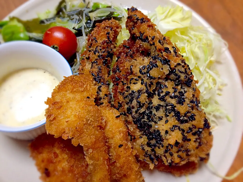 困ったときの鶏胸肉。               チキンスティック  2種               ☆竜田味の黒ゴマ衣                     ☆カレー衣のチーズマヨディップ|RieRie☻さん